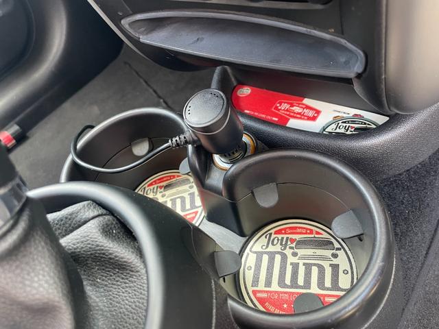 ＭＩＮＩ クーパーＤ　クロスオーバー　ドライブレコーダー　ＥＴＣ　バックカメラ　アルミホイール　オートライト　ＡＴ　盗難防止システム　ＡＢＳ　ＥＳＣ　ＣＤ　エアコン　パワーステアリング　パワーウィンドウ　運転席エアバッグ　助手席エアバッグ（28枚目）