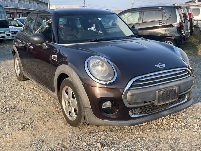 ＭＩＮＩ ワン　ナビ　オートクルーズコントロール　アルミホイール　スマートキー　アイドリングストップ　電動格納ミラー　ＡＴ　盗難防止システム　ＡＢＳ　ＥＳＣ　エアコン　パワーステアリング　パワーウィンドウ（13枚目）