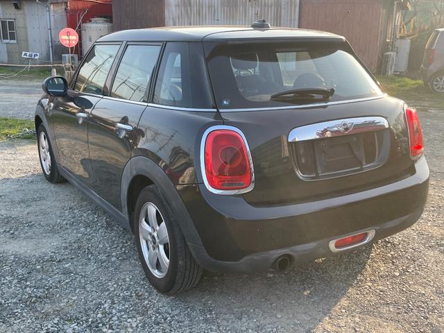 ＭＩＮＩ ワン　ナビ　オートクルーズコントロール　アルミホイール　スマートキー　アイドリングストップ　電動格納ミラー　ＡＴ　盗難防止システム　ＡＢＳ　ＥＳＣ　エアコン　パワーステアリング　パワーウィンドウ（17枚目）