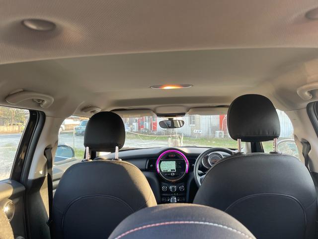 ＭＩＮＩ ワン　ナビ　オートクルーズコントロール　アルミホイール　スマートキー　アイドリングストップ　電動格納ミラー　ＡＴ　盗難防止システム　ＡＢＳ　ＥＳＣ　エアコン　パワーステアリング　パワーウィンドウ（24枚目）