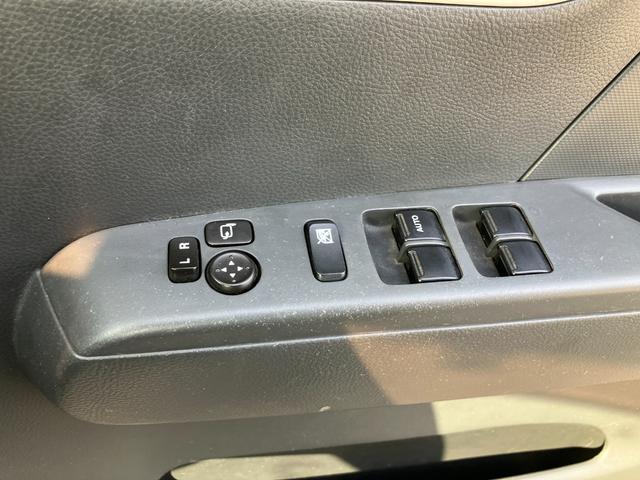 ＭＲワゴン Ｇ　バックカメラ　キーレスエントリー　電動格納ミラー　ベンチシート　ＣＶＴ　盗難防止システム　ＡＢＳ　ＣＤ　ＵＳＢ　衝突安全ボディ　エアコン　パワーステアリング　パワーウィンドウ（11枚目）