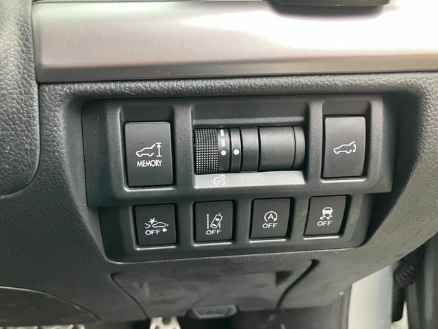 レガシィアウトバック リミテッド　レザーシート　電動リアゲート　４ＷＤ　前後ドライブレコーダー　ＥＴＣ　バックカメラ　オートクルーズコントロール　レーンアシスト　衝突被害軽減システム　ナビ　ＴＶ　オートライト　ＬＥＤヘッドランプ（8枚目）