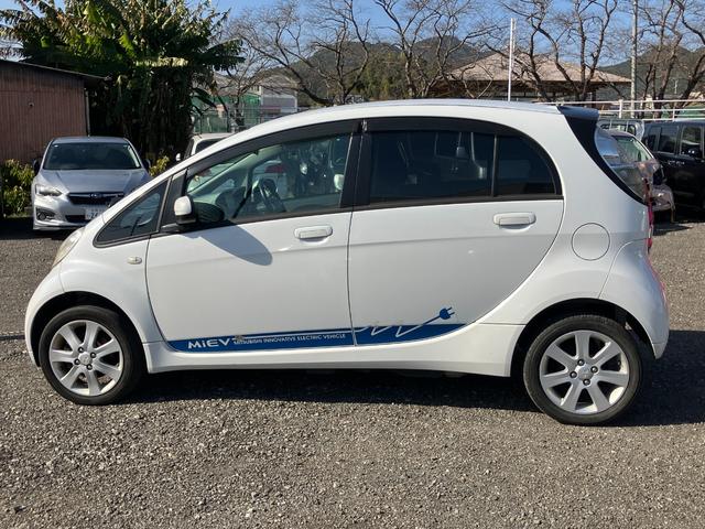 アイミーブ ベースグレード　ドライブレコーダー　ＥＴＣ　オートライト　スマートキー　電動格納ミラー　ＣＶＴ　盗難防止システム　ＡＢＳ　アルミホイール　衝突安全ボディ　エアコン　パワーステアリング　パワーウィンドウ（17枚目）