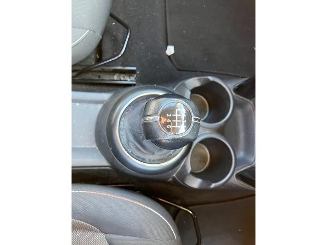 ＭＩＮＩ ワン　アルミホイール　スマートキー　アイドリングストップ　ＭＴ　盗難防止システム　ＡＢＳ　ＥＳＣ　エアコン　パワーステアリング　パワーウィンドウ　運転席エアバッグ（7枚目）