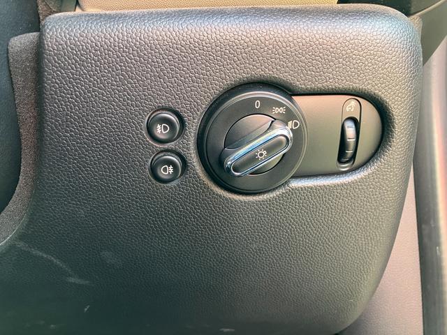 ＭＩＮＩ ワン　アルミホイール　スマートキー　アイドリングストップ　ＭＴ　盗難防止システム　ＡＢＳ　ＥＳＣ　エアコン　パワーステアリング　パワーウィンドウ　運転席エアバッグ（10枚目）