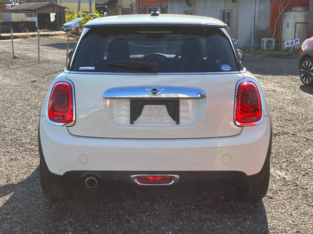 ＭＩＮＩ ワン　アルミホイール　スマートキー　アイドリングストップ　ＭＴ　盗難防止システム　ＡＢＳ　ＥＳＣ　エアコン　パワーステアリング　パワーウィンドウ　運転席エアバッグ（16枚目）