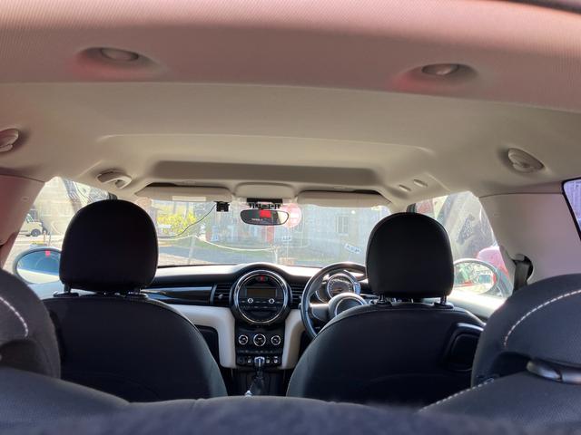 ＭＩＮＩ ワン　アルミホイール　スマートキー　アイドリングストップ　ＭＴ　盗難防止システム　ＡＢＳ　ＥＳＣ　エアコン　パワーステアリング　パワーウィンドウ　運転席エアバッグ（24枚目）