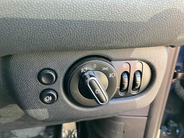 ＭＩＮＩ ワン　クラブマン　ドライブレコーダー　ＥＴＣ　ナビ　アルミホイール　オートライト　スマートキー　アイドリングストップ　電動格納ミラー　ＡＴ　ＡＢＳ　ＥＳＣ　ＵＳＢ　ミュージックプレイヤー接続可　エアコン（8枚目）