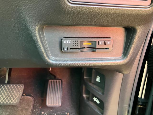 オデッセイ アブソルート・ＥＸ　本革シート　７人　ＥＴＣ　全周囲カメラ　ナビ　ＴＶ　オートクルーズコントロール　両側電動スライドドア　オートライト　ＬＥＤヘッドランプ　　電動格納ミラー　シートヒーター　後席モニター（7枚目）