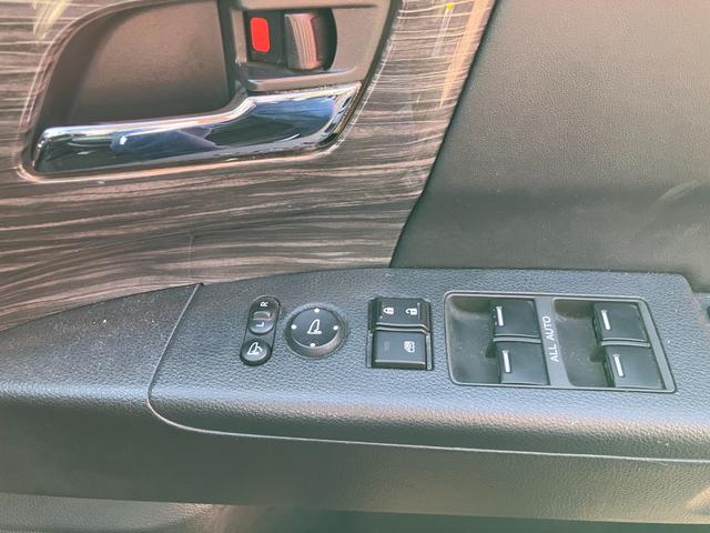 オデッセイ アブソルート・ＥＸ　本革シート　７人　ＥＴＣ　全周囲カメラ　ナビ　ＴＶ　オートクルーズコントロール　両側電動スライドドア　オートライト　ＬＥＤヘッドランプ　　電動格納ミラー　シートヒーター　後席モニター（25枚目）