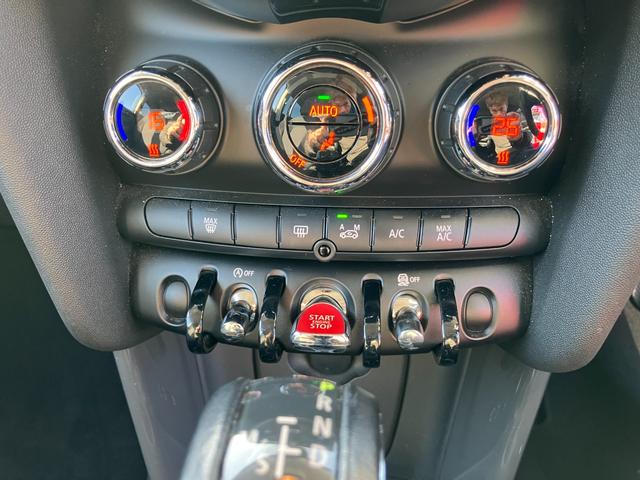 MINI クーパー ETC バックカメラ ナビ アルミホイール ターボ スマートキー アイドリングストップ AT 盗難防止システム ABS ESC エアコン パワーステアリング パワーウィンドウ 運転席エアバッグ(6枚目)