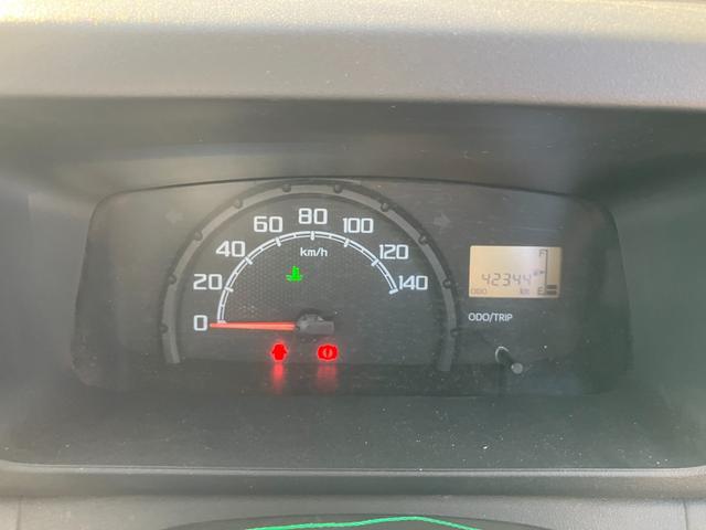 ハイゼットトラック スタンダード　ＭＴ　エアコン　パワーステアリング　運転席エアバッグ（4枚目）