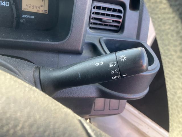 ハイゼットトラック スタンダード　ＭＴ　エアコン　パワーステアリング　運転席エアバッグ（9枚目）