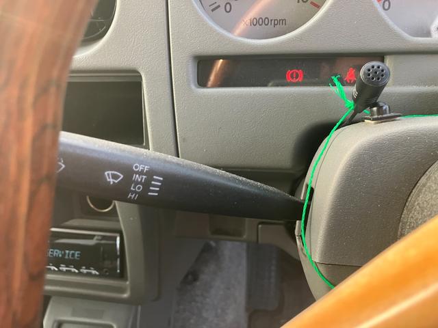 ジムニー ワイルドウインド　４ＷＤ　ＡＴ　ＣＤ　アルミホイール　エアコン（8枚目）