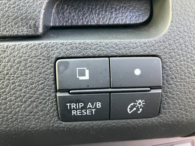 セレナ ハイウェイスターＳ－ＨＶアドバンスドセーフティパック　ＥＴＣ　全周囲カメラ　ＴＶ　クリアランスソナー　オートクルーズコントロール　レーンアシスト　衝突被害軽減システム　両側電動スライドドア　オートライト　スマートキー　アイドリングストップ　電動格納ミラー（10枚目）