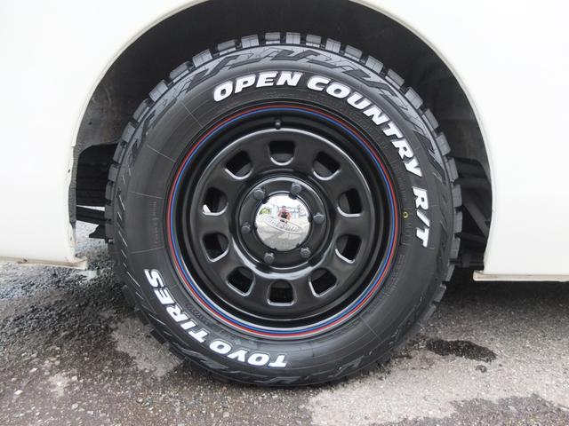 ＮＶ３５０キャラバンバン ロングライダープレミアムＧＸターボ　ブラックライン　新品デイトナホイール　ＴＯＹＯオープンカントリー　専用ロックナット　車検Ｒ８年７月　ベッドキット　プッシュスタートシステム　カプロンシート　サブウーファー　リアスピーカー（24枚目）