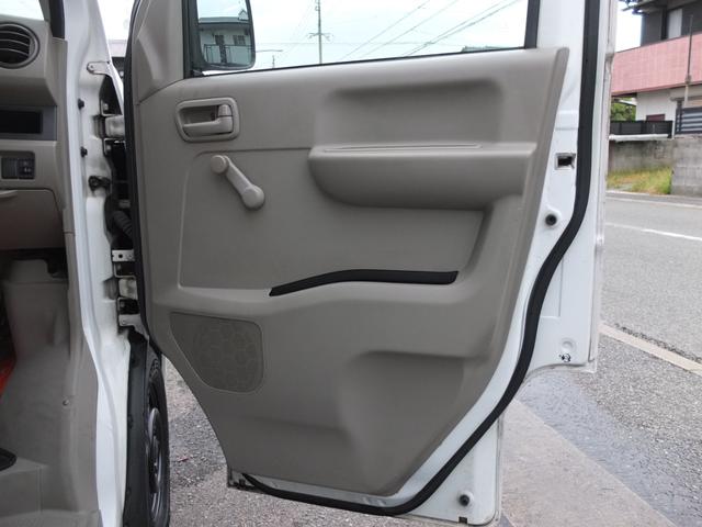 エブリイ ＰＡ　車検９年６月　革調シートカバー　新品タイヤ４本　ＬＥＤヘッドライト　ＥＴＣ　ポジション　ナンバー灯ＬＥＤ　エアコン　パワステ　集中ドアロック　ＳＵＺＵＫＩ保証書　整備記録簿　取説（29枚目）
