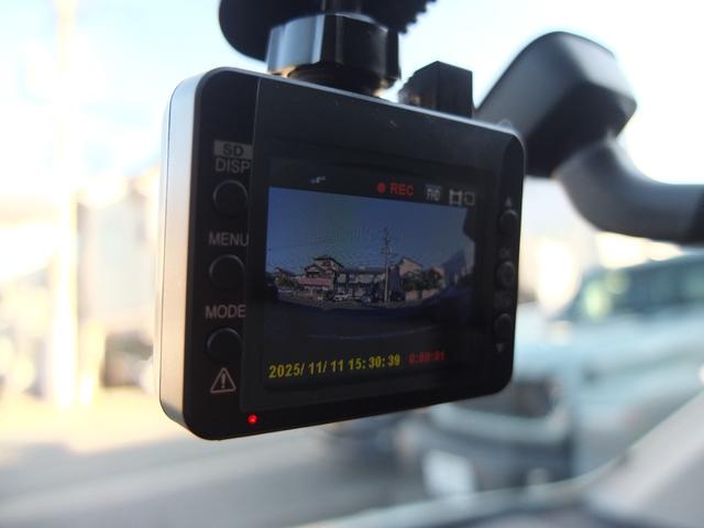 パッソ Ｘ　クツロギ　車検Ｒ９年１１月　ワンオーナー禁煙車　純正ナビ　ＴＶ　Ｂカメラ　Ｂｌｕｅｔｏｏｔｈオーディオ　ドライブレコーダー　ＥＴＣ　ＬＥＤヘッドライト　保証書　整備記録簿　取説　スペアキー（6枚目）