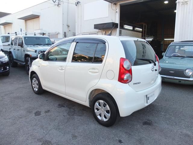 パッソ Ｘ　クツロギ　車検Ｒ９年１１月　ワンオーナー禁煙車　純正ナビ　ＴＶ　Ｂカメラ　Ｂｌｕｅｔｏｏｔｈオーディオ　ドライブレコーダー　ＥＴＣ　ＬＥＤヘッドライト　保証書　整備記録簿　取説　スペアキー（11枚目）