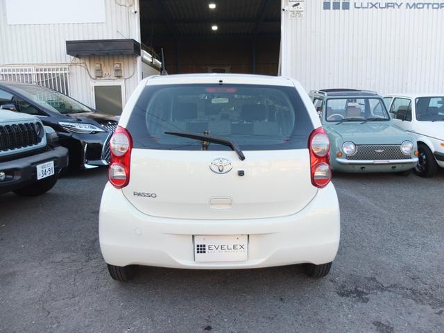 パッソ Ｘ　クツロギ　車検Ｒ９年１１月　ワンオーナー禁煙車　純正ナビ　ＴＶ　Ｂカメラ　Ｂｌｕｅｔｏｏｔｈオーディオ　ドライブレコーダー　ＥＴＣ　ＬＥＤヘッドライト　保証書　整備記録簿　取説　スペアキー（12枚目）