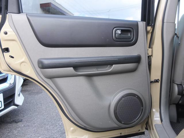 ��ȃh�A�C���i�[�ł��B