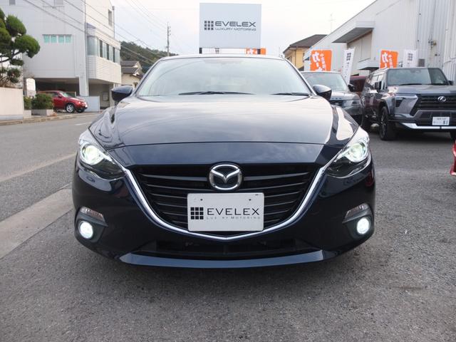 �����f�B�X�`���[�W�w�b�h���C�g�����Ԃł��B�t�H�O�͐V�i�k�d�c�𑕒����Ă���܂��B