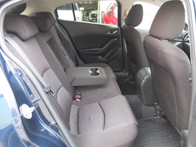 ��ȃh�A�C���i�[�ł��B