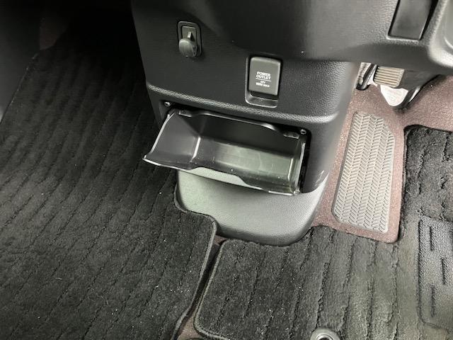 Ｎ－ＢＯＸカスタム Ｇ・Ｌターボホンダセンシング　衝突軽減ブレーキ　純正メモリナビ　バックカメラ　ＥＴＣ　両側パワスラ　クルーズコントロール　レーンキープアシスト　ハーフレザーシート　ＬＥＤヘッドライト　フォグランプ　ウィンカーミラー　オートライト（54枚目）