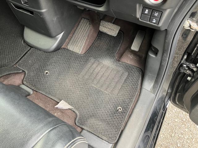 Ｎ－ＢＯＸカスタム Ｇ・Ｌターボホンダセンシング　衝突軽減ブレーキ　社外ナビ　バックカメラ　ＥＴＣ　両側パワスラ　クルーズコントロール　レーンキープアシスト　ハーフレザーシート　ＬＥＤヘッドライト　フォグランプ　ウィンカーミラー　オートライト（38枚目）