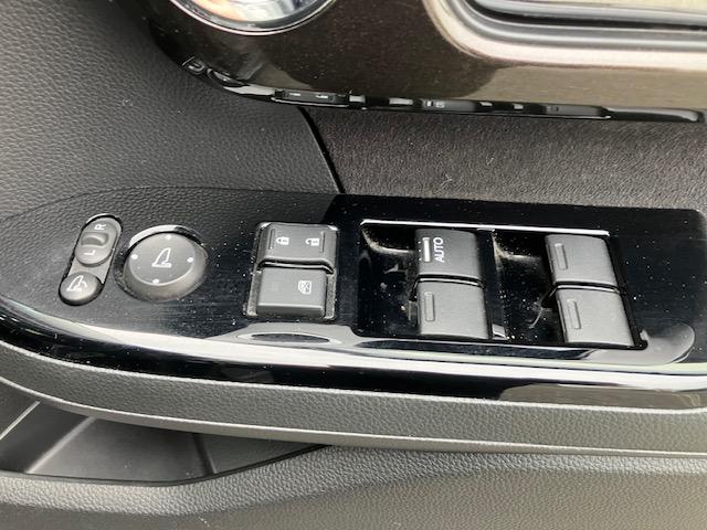 Ｎ－ＢＯＸカスタム Ｇ・Ｌターボホンダセンシング　衝突軽減ブレーキ　社外ナビ　バックカメラ　ＥＴＣ　両側パワスラ　クルーズコントロール　レーンキープアシスト　ハーフレザーシート　ＬＥＤヘッドライト　フォグランプ　ウィンカーミラー　オートライト（41枚目）