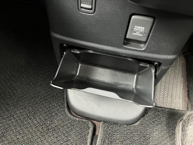 Ｎ－ＢＯＸカスタム Ｇ・Ｌターボホンダセンシング　衝突軽減ブレーキ　社外ナビ　バックカメラ　ＥＴＣ　両側パワスラ　クルーズコントロール　レーンキープアシスト　ハーフレザーシート　ＬＥＤヘッドライト　フォグランプ　ウィンカーミラー　オートライト（45枚目）