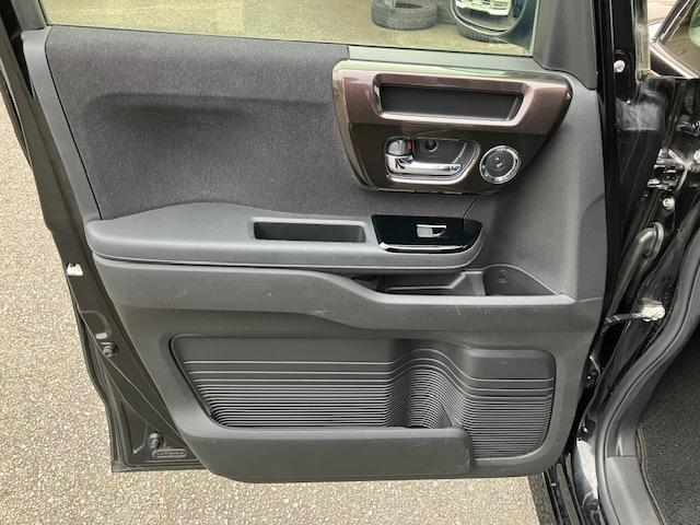 Ｎ－ＢＯＸカスタム Ｇ・Ｌターボホンダセンシング　衝突軽減ブレーキ　社外ナビ　バックカメラ　ＥＴＣ　両側パワスラ　クルーズコントロール　レーンキープアシスト　ハーフレザーシート　ＬＥＤヘッドライト　フォグランプ　ウィンカーミラー　オートライト（57枚目）