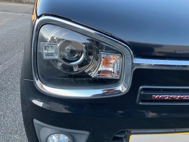 アルトワークス ベースグレード　５速車　社外ナビ　フルセグＴＶ　バックカメラ　ＥＴＣ　純正レカロシート　ウィンカーミラー　スマートキーＸ２（6枚目）