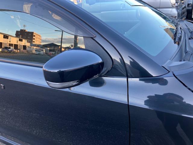 アルトワークス ベースグレード　５速車　社外ナビ　フルセグＴＶ　バックカメラ　ＥＴＣ　純正レカロシート　ウィンカーミラー　スマートキーＸ２（12枚目）