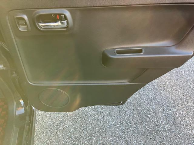 アルトワークス ベースグレード　５速車　社外ナビ　フルセグＴＶ　バックカメラ　ＥＴＣ　純正レカロシート　ウィンカーミラー　スマートキーＸ２（29枚目）