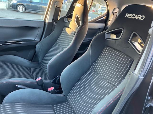 アルトワークス ベースグレード　５速車　社外ナビ　フルセグＴＶ　バックカメラ　ＥＴＣ　純正レカロシート　ウィンカーミラー　スマートキーＸ２（34枚目）