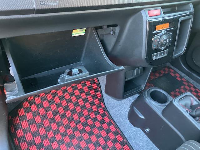 アルトワークス ベースグレード　５速車　社外ナビ　フルセグＴＶ　バックカメラ　ＥＴＣ　純正レカロシート　ウィンカーミラー　スマートキーＸ２（35枚目）