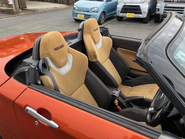 コペン ローブ　Ｓ　５速ＭＴ　ターボ　純正レカロ　シートヒーター　ビルシュタイン足廻り　社外ナビ　フルセグＴＶ　ＥＴＣ　スマートキー　ＬＥＤヘッドライト　純正１６ＡＷ　電動オープン問題無し！　エンジンマウント交換済！（9枚目）