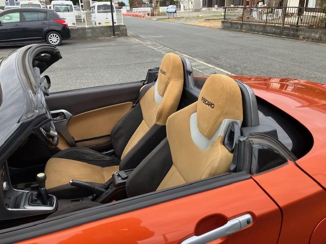 コペン ローブ　Ｓ　５速ＭＴ　ターボ　純正レカロ　シートヒーター　ビルシュタイン足廻り　社外ナビ　フルセグＴＶ　ＥＴＣ　スマートキー　ＬＥＤヘッドライト　純正１６ＡＷ　電動オープン問題無し！　エンジンマウント交換済！（10枚目）