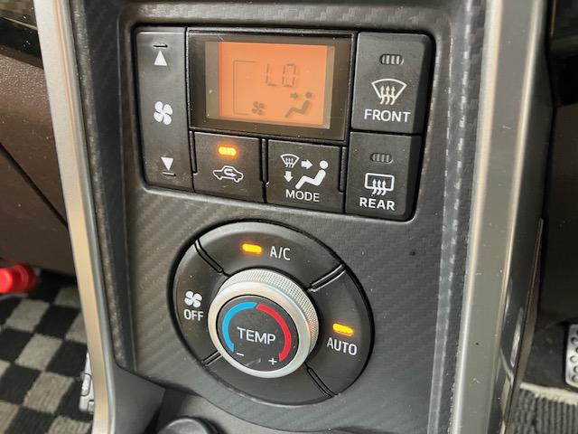 コペン ローブ　Ｓ　５速ＭＴ　ターボ　純正レカロ　シートヒーター　ビルシュタイン足廻り　社外ナビ　フルセグＴＶ　ＥＴＣ　スマートキー　ＬＥＤヘッドライト　純正１６ＡＷ　電動オープン問題無し！　エンジンマウント交換済！（50枚目）