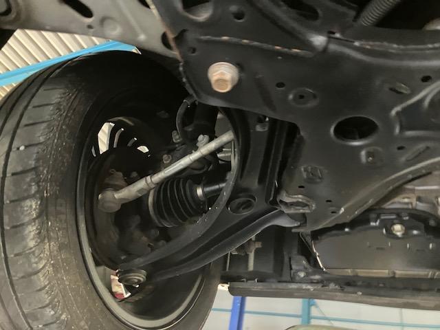 スペーシアカスタム ハイブリッドＸＳターボ　４ＷＤ　純正８インチナビ　ドラレコ　後席モニターＸ２　衝突軽減ブレーキ　全方位カメラ　ＨＵＤ　ＬＥＤヘッドライト＆フォグ　両側パワスラ　スマートキーＸ２　ハーフレザーシート　１５ＡＷ　１年保証付き（74枚目）