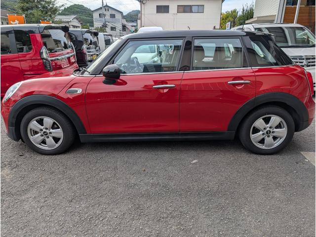 ＭＩＮＩ クーパー　クーパー（５名）　禁煙　ナビ　Ｂｌｕｅｔｏｏｔｈ接続　スマートキー（8枚目）