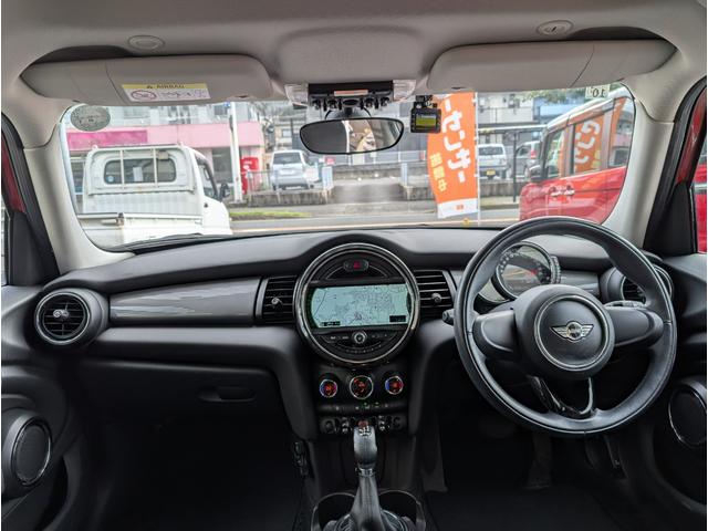ＭＩＮＩ クーパー　クーパー（５名）　禁煙　ナビ　Ｂｌｕｅｔｏｏｔｈ接続　スマートキー（10枚目）
