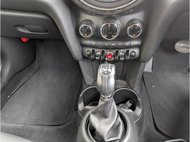 ＭＩＮＩ クーパーＤ　禁煙　ナビ　スマートキー（12枚目）