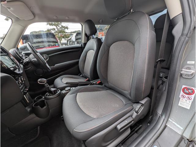 ＭＩＮＩ クーパーＤ　禁煙　ナビ　スマートキー（16枚目）