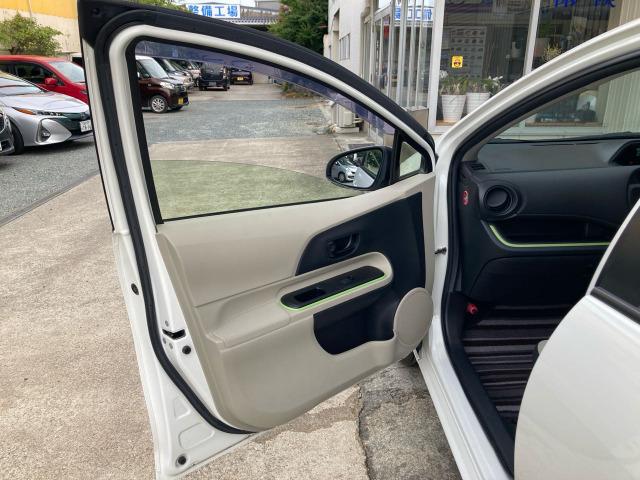 アクア Ｓ　エアコン　パワステ　パワーウィンドウ　ＡＢＳ　運転席エアバッグ　助手席エアバッグ　キーレス　アイドリングストップ　車検令和８年１月まで（26枚目）