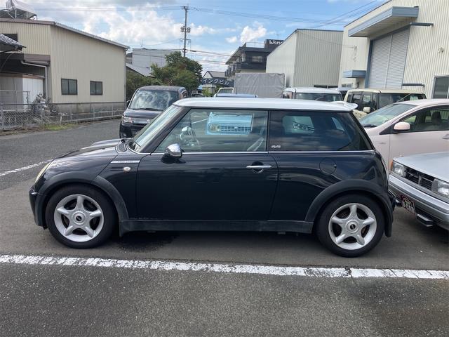 ＭＩＮＩ 　右ハンドル　エアコン　パワステ　パワーウィンドウ　ＡＢＳ　運転席エアバッグ　助手席エアバッグ　盗難防止システム（6枚目）