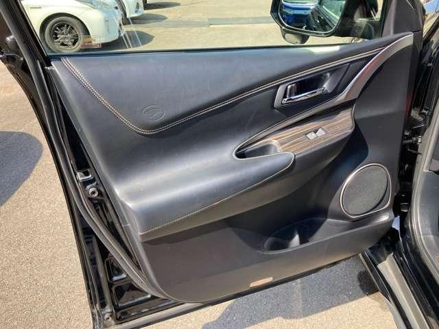 ハリアー エレガンス　純正ナビ地デジＴＶ／Ｂｌｕｅｔｏｏｔｈ／バックカメラ／ＥＴＣ／スマートキー／プッシュスターター／車検２年付／サンルーフ／モデリスタフルエアロ／プレシャス２０インチＡＷ／ＬＥＤヘッドライト（22枚目）