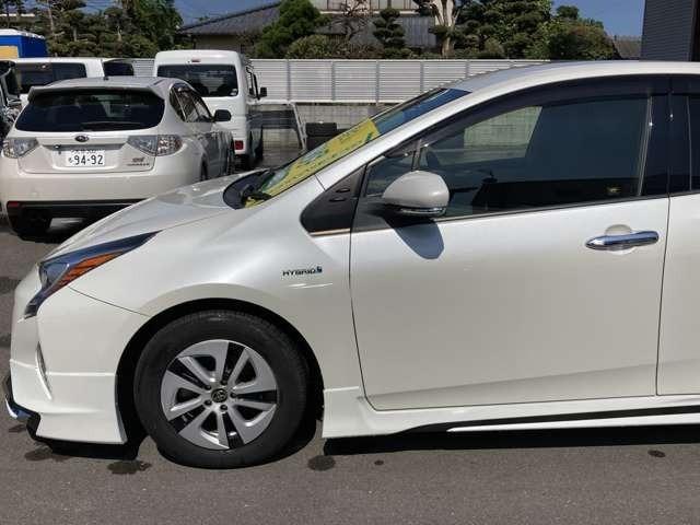 プリウス S フルエアロ/LEDヘッドライト/デイライト/純正ナビ地デジTV/Bluetooth/バックカメラ/車検2年付/ドライブレコーダー/ETC/スマートキー/プッシュスターター(11枚目)