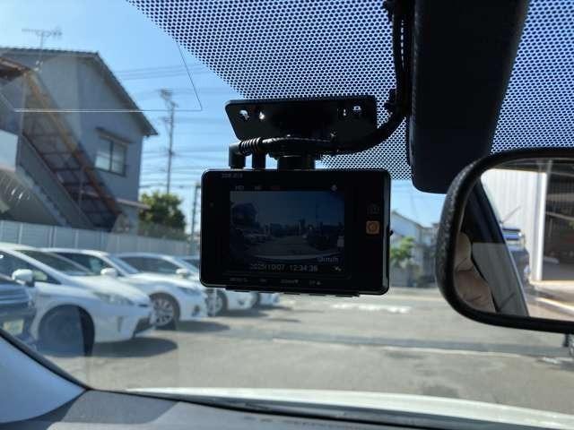 プリウス S フルエアロ/LEDヘッドライト/デイライト/純正ナビ地デジTV/Bluetooth/バックカメラ/車検2年付/ドライブレコーダー/ETC/スマートキー/プッシュスターター(18枚目)